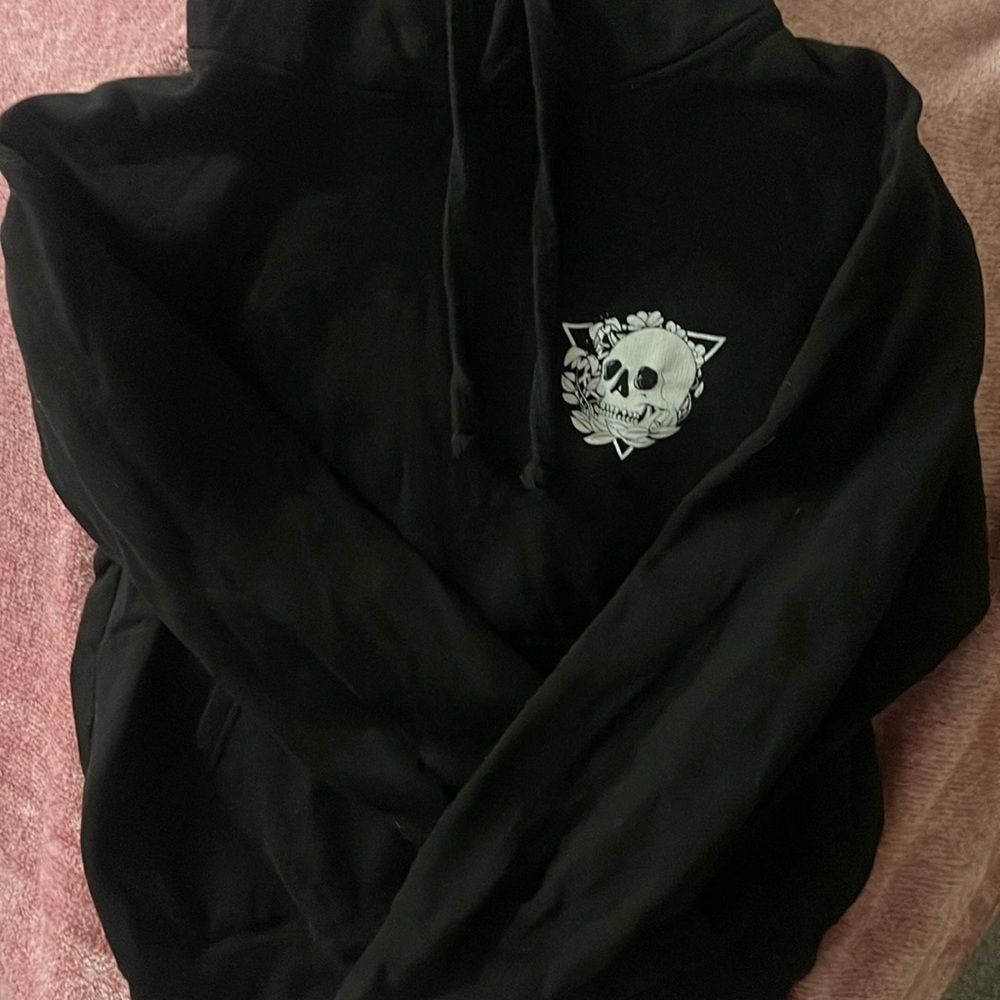 SCW, medium cool skull hoodie